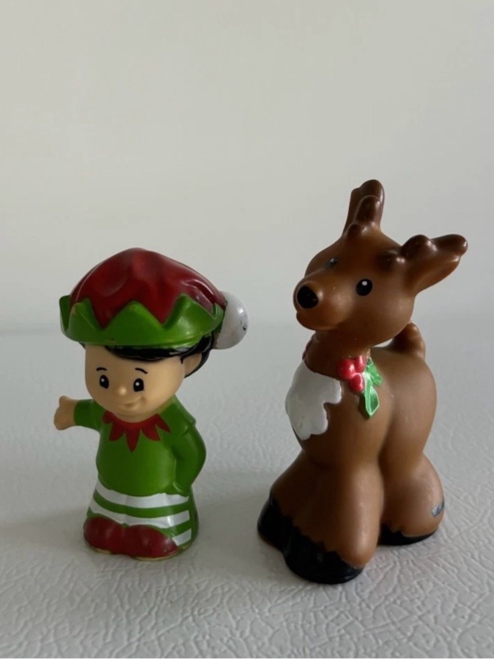 2/20$ 🐮 Fisher Price Little People Elf & Reindeer Holly Christmas Lot Of 2